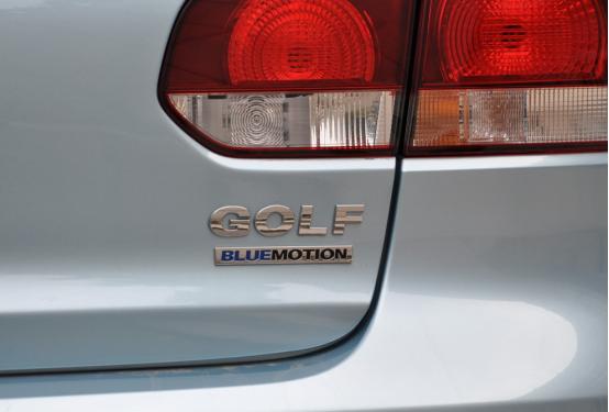 车身上的实习标志怎么去除,小课堂如何去除车身标贴