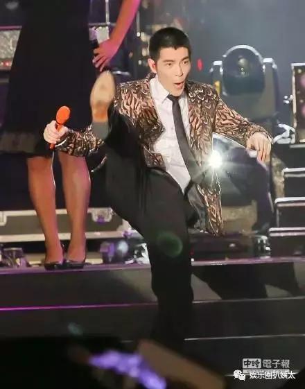 张杰大张伟综艺节目是什么,张杰下腰唱高音