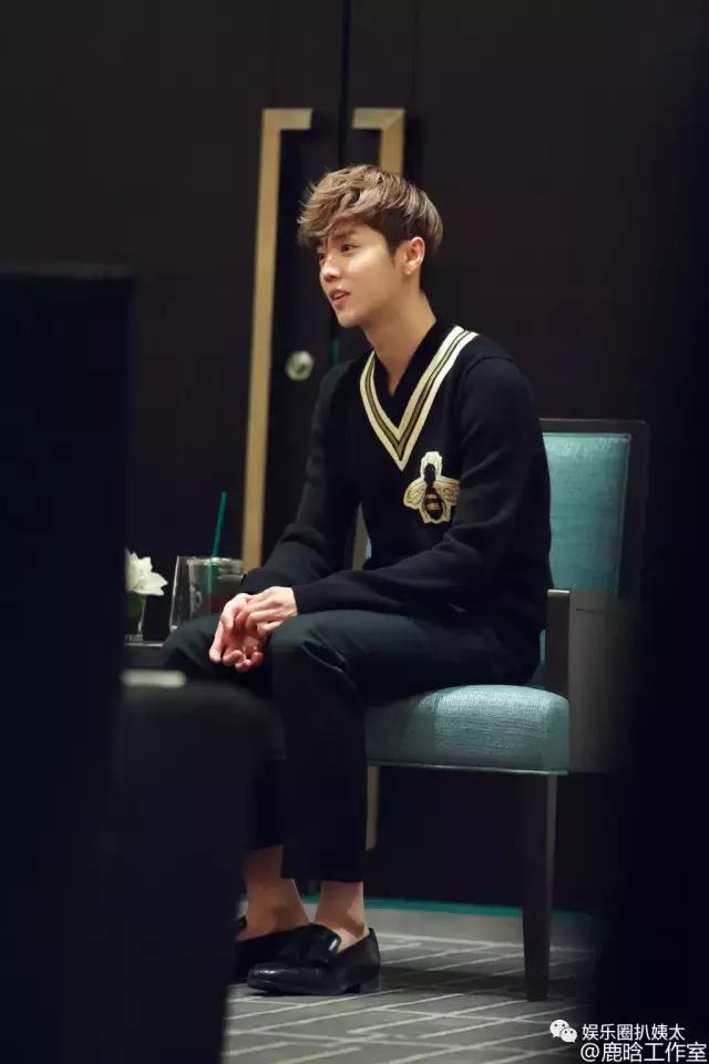 郭德纲撞衫鹿晗李宇春池昌旭,原来他一直是撞衫届的“战斗机”啊