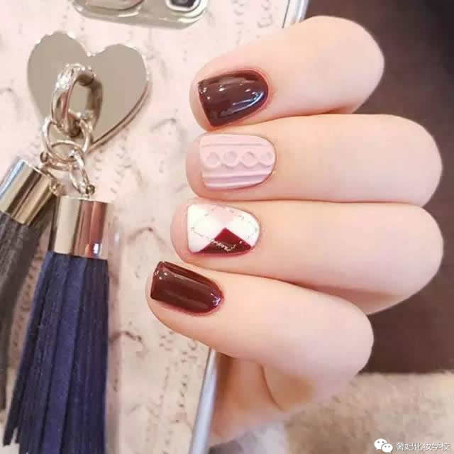 一不小心就让你怦然心动的：22款精致美甲