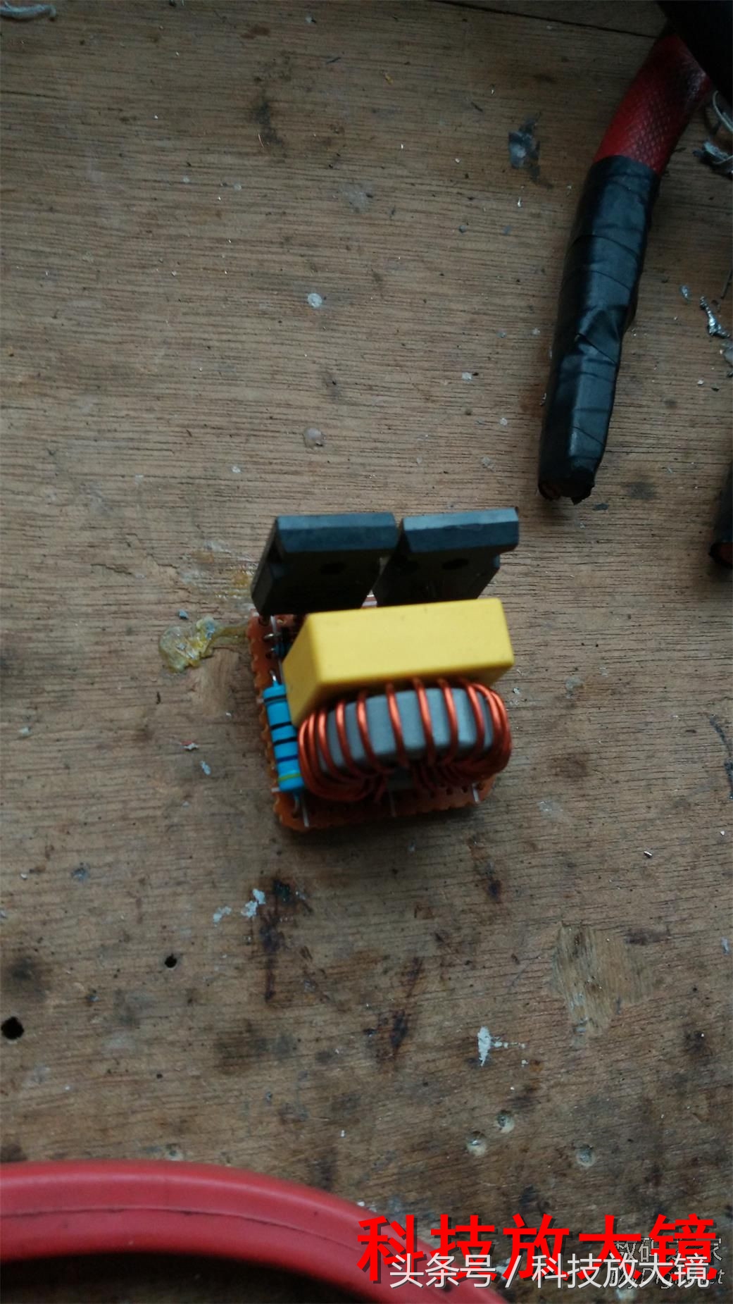 特斯拉线圈闪电制作教程,特斯拉线圈人造闪电原理及制作