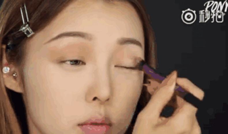 pony化妆教程优雅的秋日妆容,pony巴黎唇妆教程