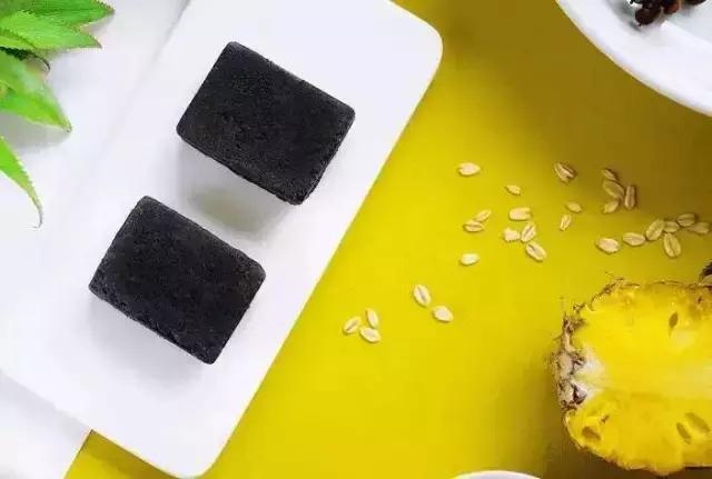 今天下午4点的时候，我打开了我的零食小金库