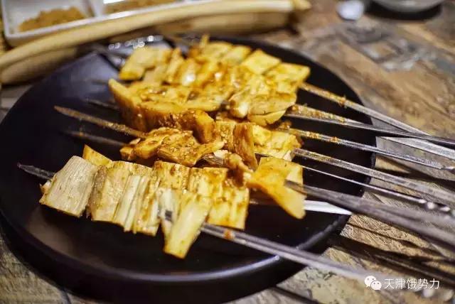 大金链子小手表烧烤,大金链子小手表先吃烧烤后泡澡