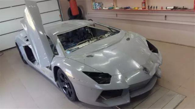 无敌了！穷小伙打烂标致406，改装成法拉利，*博兰**基尼