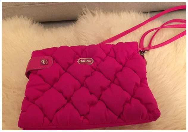 富家千金德法美加4国疯狂购物，只买了PRADA15只包，请网友们鉴定