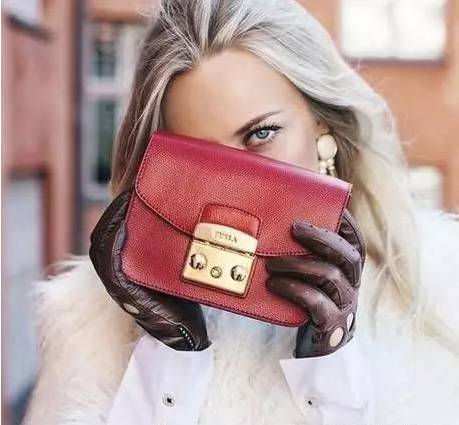 赵丽颖棕色包,赵丽颖名牌包