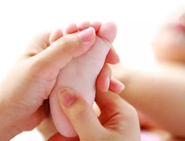 小儿肌性斜颈推拿手法,肌性斜颈推拿手法治疗视频