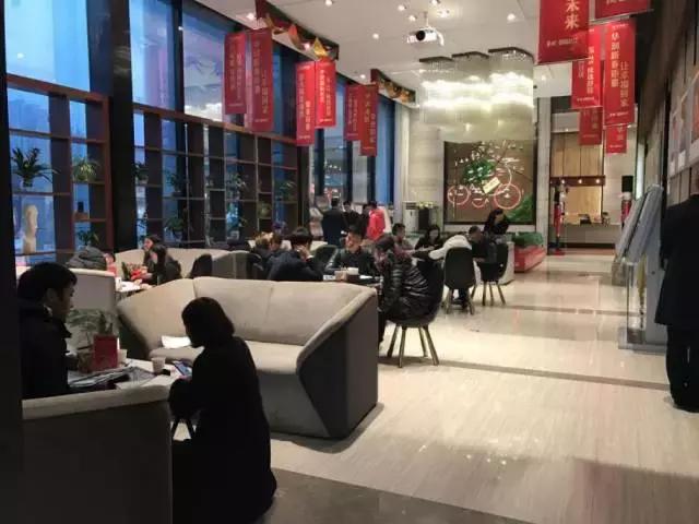 到成都的街上走一走,到成都的街道走一走