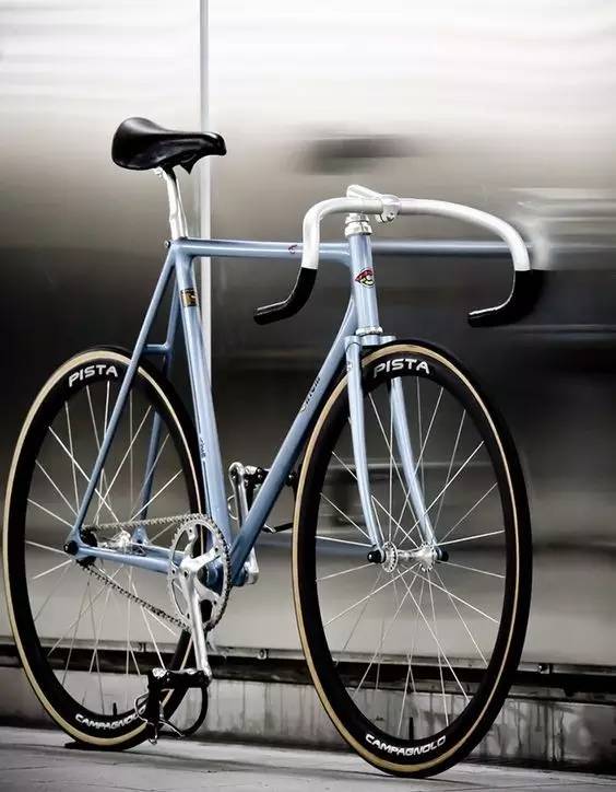 骑过小牛其他车也不想骑了,骑过雅马哈就不想骑其他车了