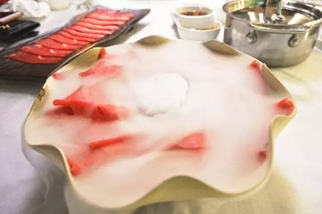 整个魔都已经被ta们攻陷……还不快去拔草秀胖友圈？！