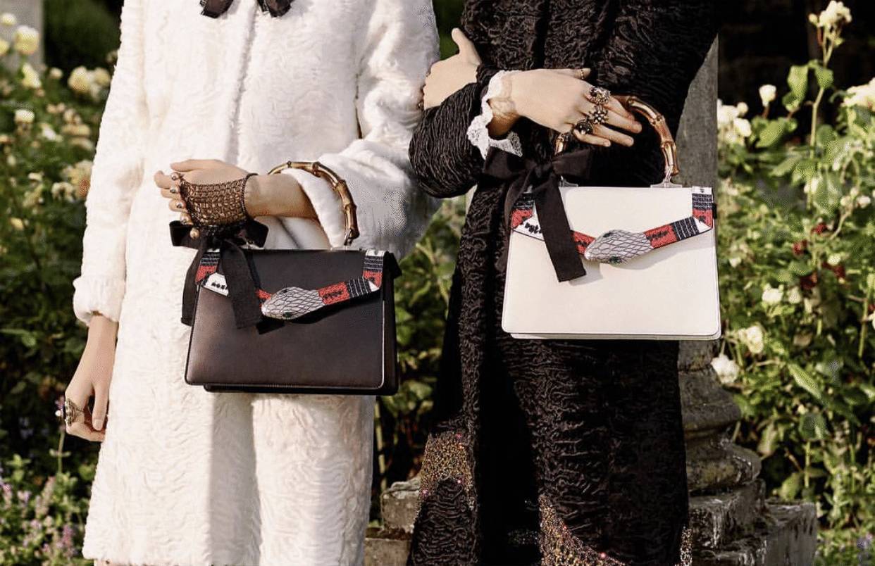 擦亮眼睛不能被假象蒙蔽,擦亮眼睛不容易掉坑里