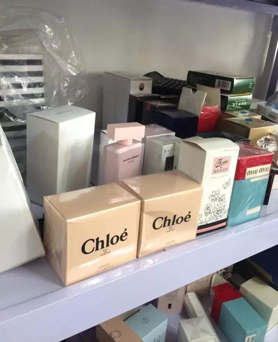 警方查封假香水,杭州抓获卖假香水化妆品