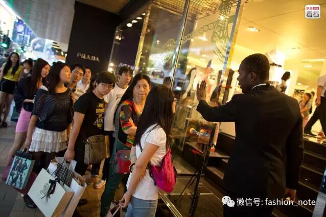 国际导游奢侈品代购,出国带团导游工资怎么样