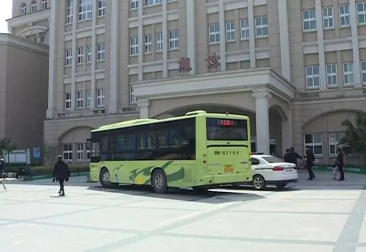 青田一七旬老大爷坐公交，却要缝四针！罪魁祸首竟然是……