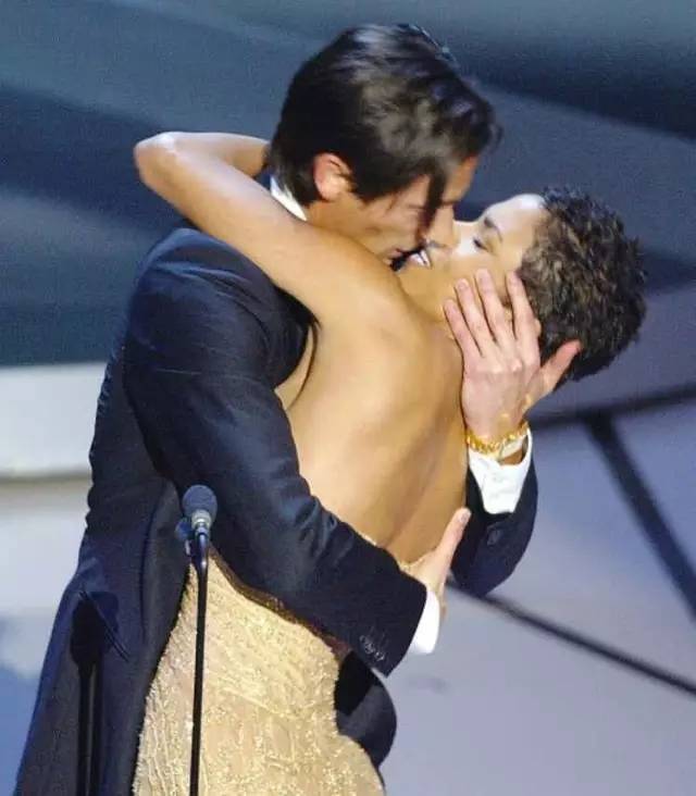 你以为这届奥斯卡就是史上最尴尬的了?太天真!