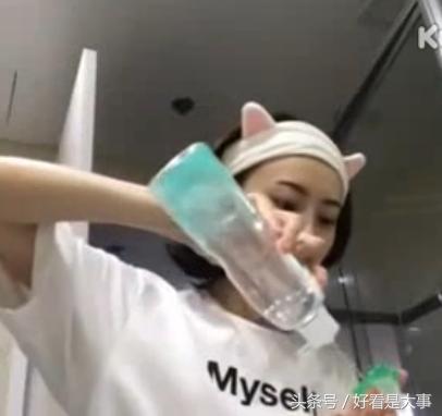 景甜洗一次脸花的银子够我一整天的伙食费了！