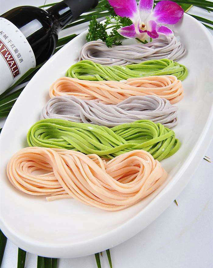 彩色面条用什么蔬菜,彩色蔬菜面条的做法