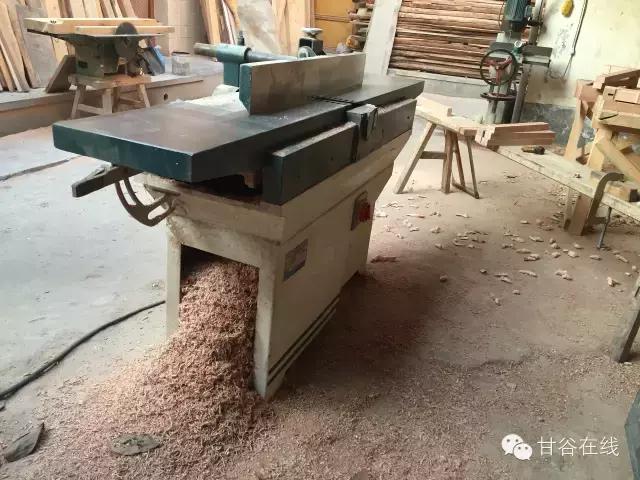 甘谷老梨木家具的传承者——谢建平