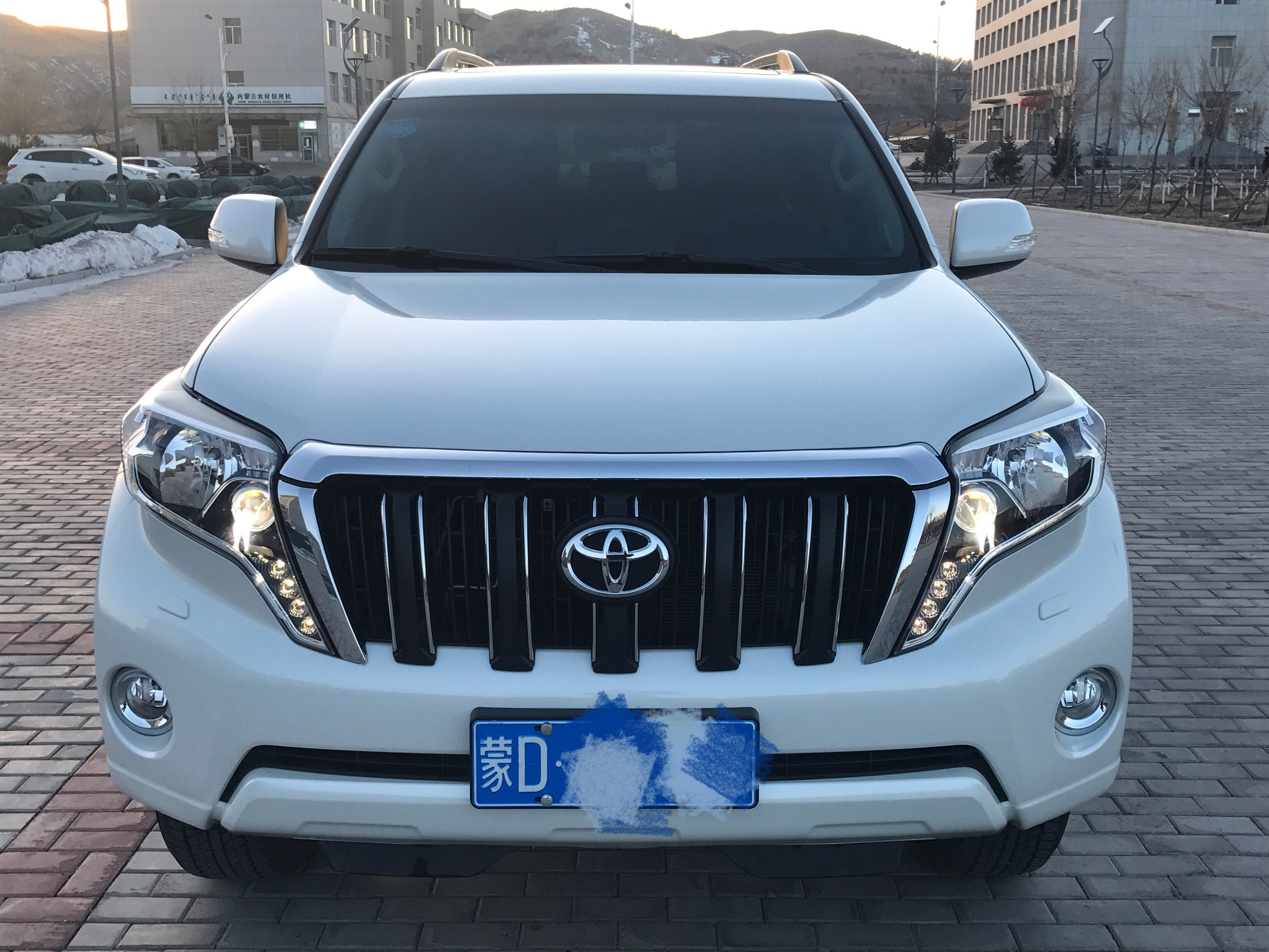 普拉多2700绿皮5座,普拉多2700和普拉多4000驾驶感受