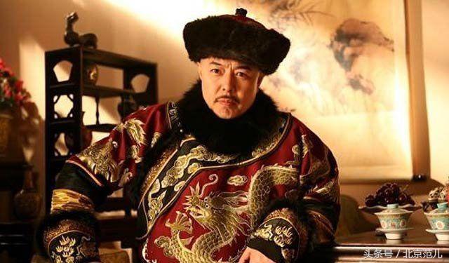 乾隆帝计杀纪晓岚，大烟袋能言善辩躲灾祸