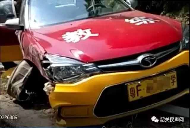 女子驾校学车出意外,女学员驾校学车的危险