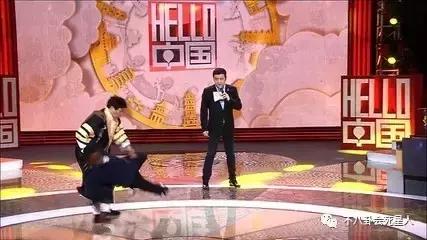 他成名于1987年英语翻译,他成名于2004年英文