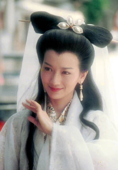 一袭红衫挚爱三生，比十里桃花更美艳的衣衫，有吗？