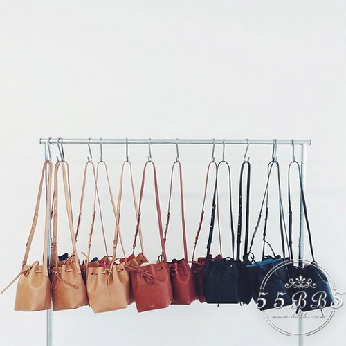 mansurgavriel贵么,mansur水桶包还流行吗