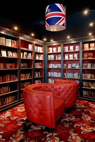 每天近千人来就餐,来打卡最美书店