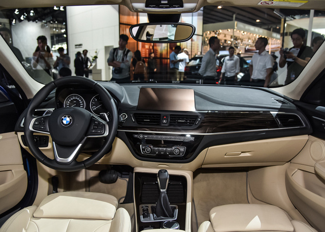 号称“最便宜的宝马”到底卖多少钱？宝马1系三厢版今日上市！