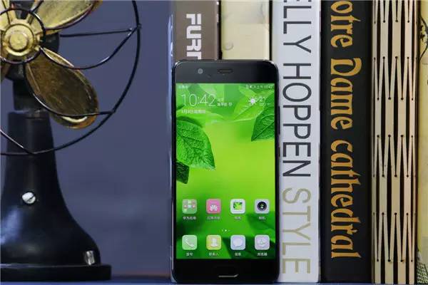 鍗庝负p10鎽勫儚澶存槸绱㈠凹鐨勮繕鏄緯鍗$殑,寰曞崱闀滃ごsummilux鍗庝负p10