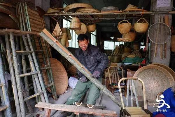 「他们的“江湖”」看点头这双巧手如何玩转竹子！