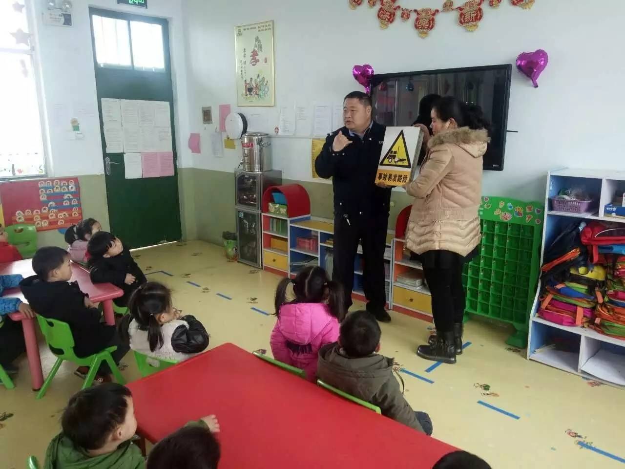 家长走进课堂的幽默开场白,家长进课堂携手共成长活动