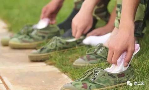 过期的洗发露扔了可惜能干什么用,过期的洗发水可以干嘛用啊