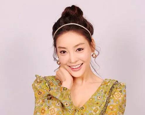 父子同睡一个女明星，儿子把老子赶下台，乐天家族上演超屌炸天宫斗剧，厉害厉害！