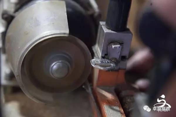 「他们的“江湖”」一位讲究的补鞋匠