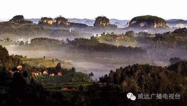 看山看水看日出日落,看山看水看古村