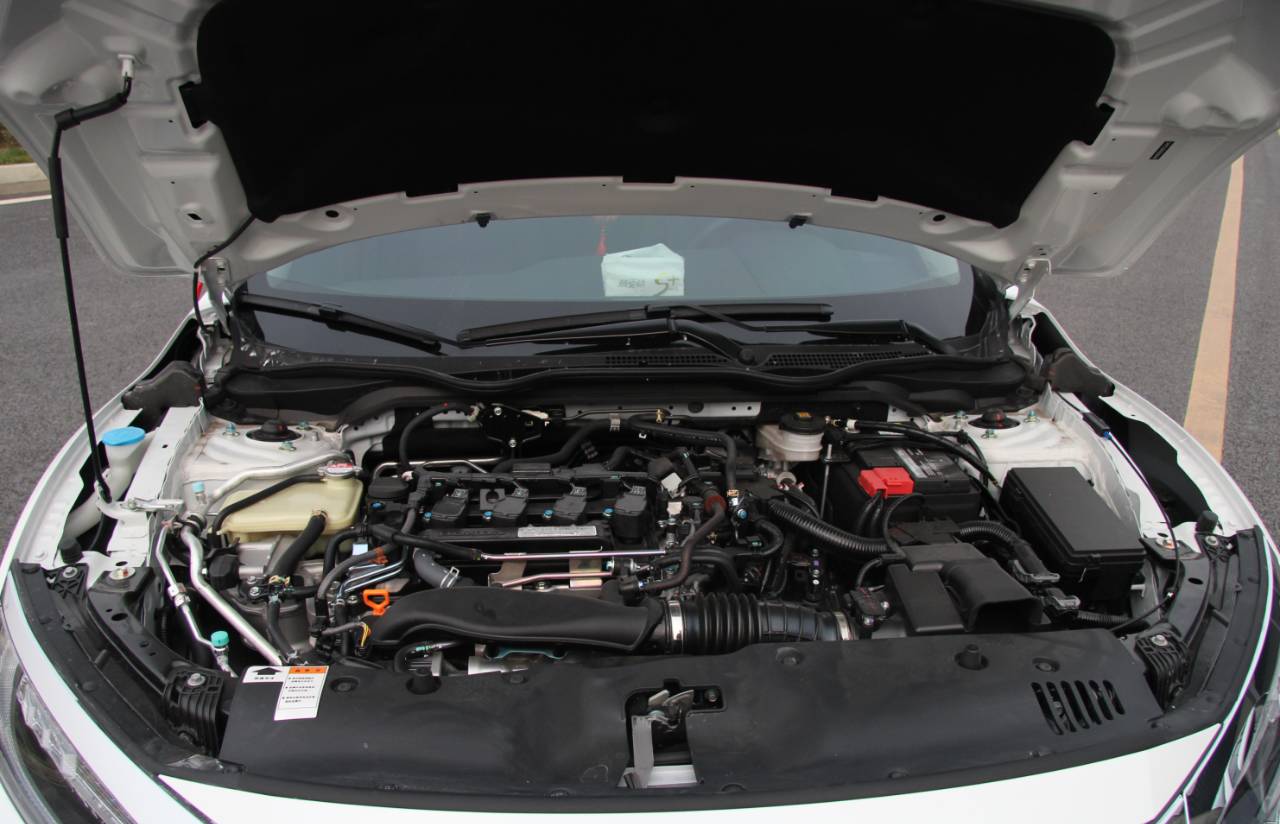 新款思域值不值得入手,17万买思域次顶配值得吗