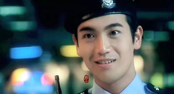 他演《三生三世》老凤凰，天生一副盛世美颜，竟然还会八国语言！