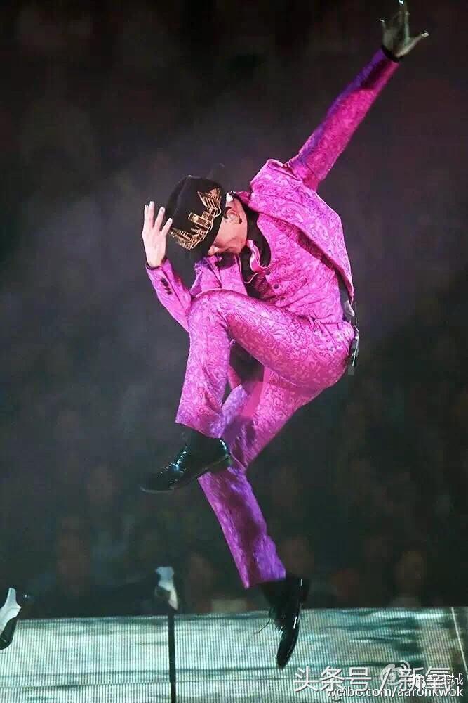 邓紫棋皮裤和别的女星对比,邓紫棋皮裤大盘点