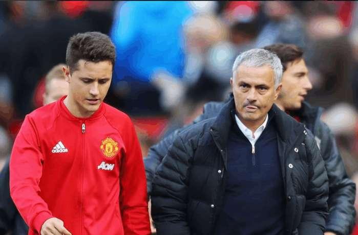 穆里尼奥上一堆前锋,在曼联效力过的中场球员