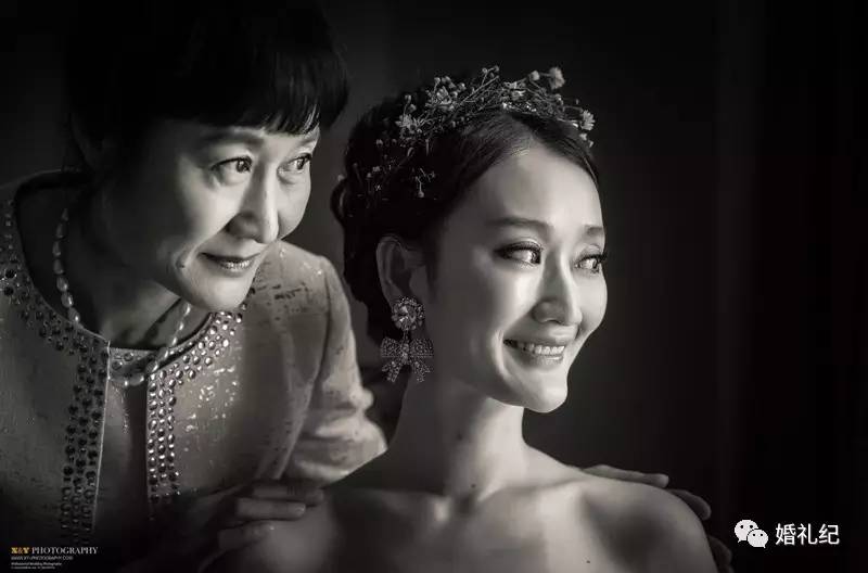 陈妍希刘诗诗婚礼妈妈都穿旗袍！妈妈要得体只能穿旗袍？