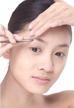 拔眉后纹眉后果,每天修眉的后遗症