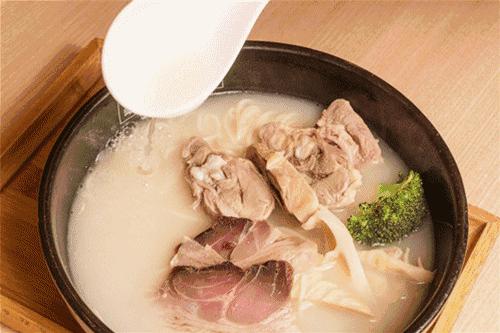 发春的季节，我只想吃你！