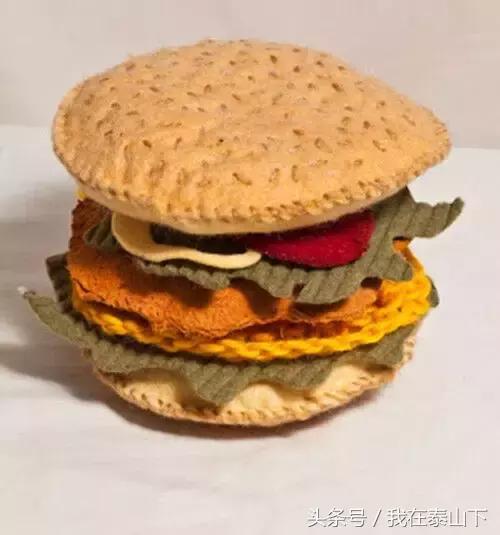 英国姑娘专门卖“假货”（针织品）的便利店