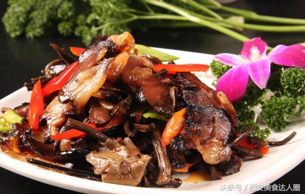 一道色香味俱全的家常小炒炒茄子,简单易做色香味俱佳的家常小炒菜