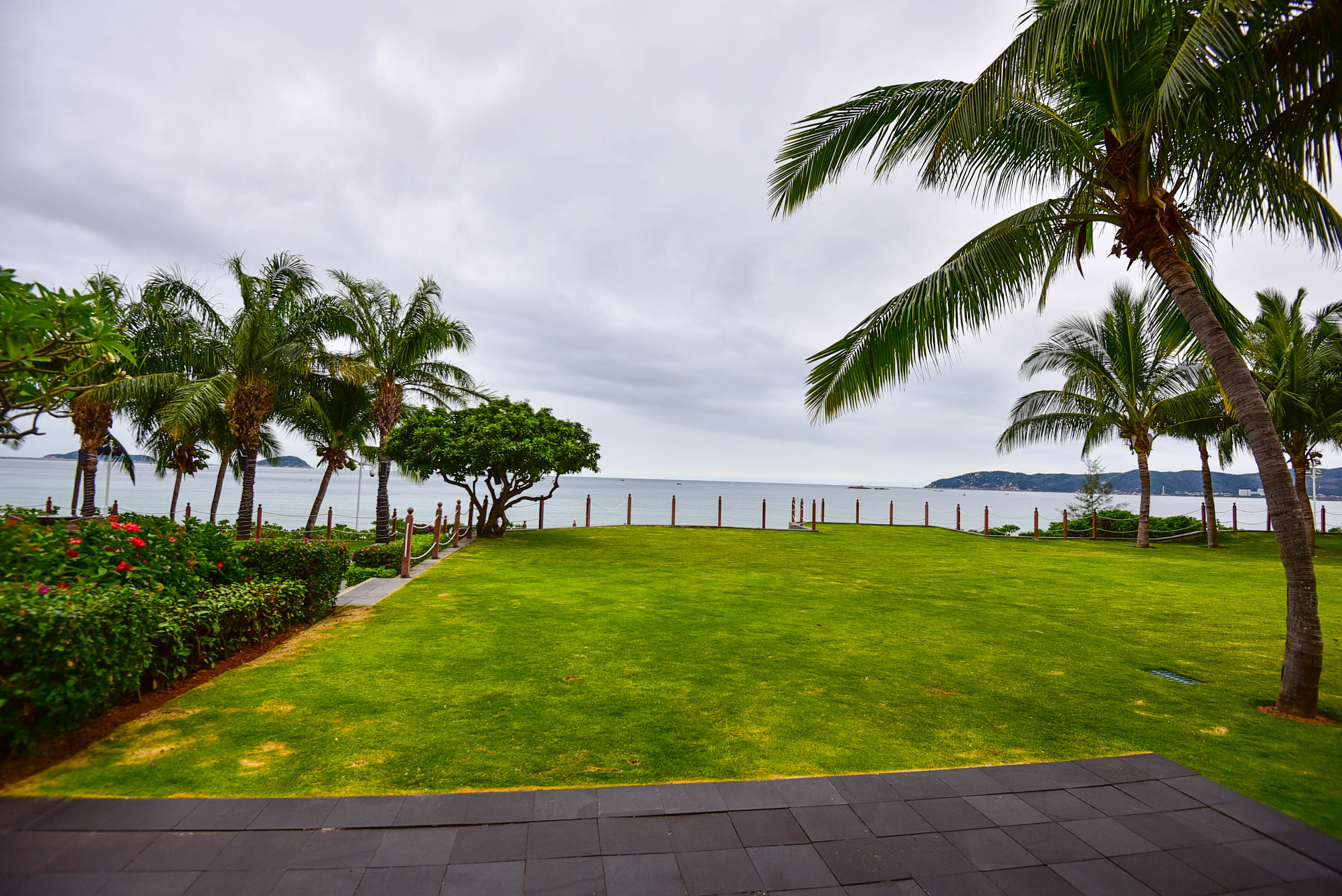 那片天空那片海这里的美人鱼不会游泳