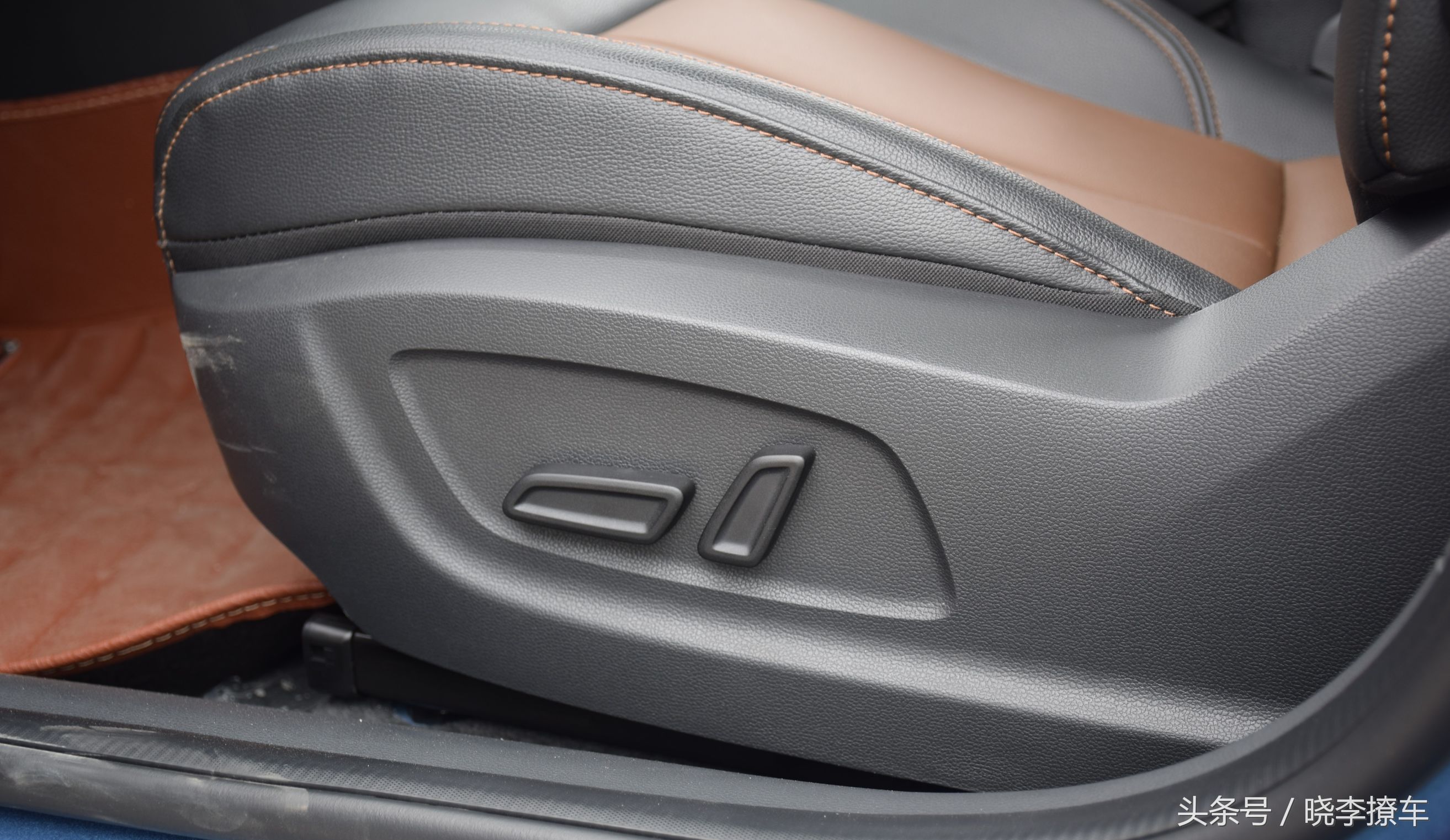 上汽荣威i6提车视频,上汽荣威i6天幕特别版