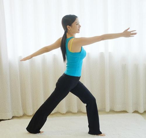 看范冰冰如何练瑜伽治疗偏头痛